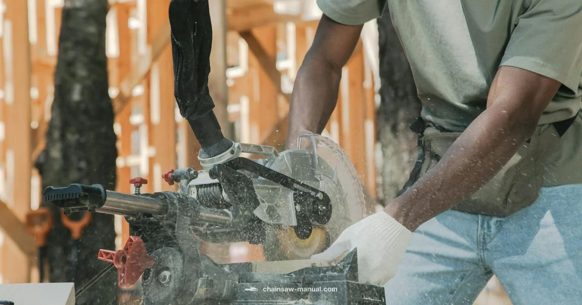 Bar Lubrication Essentials Bar Lubrication Essentials - Chainsaw Manual