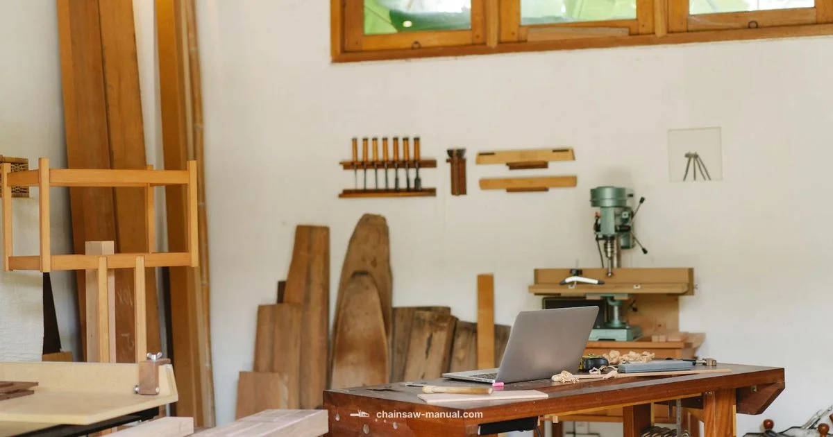 Small Chainsaw Guide Small Chainsaw Guide - Chainsaw Manual