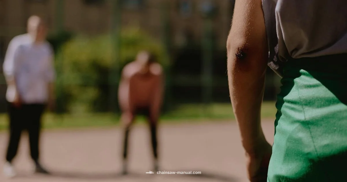 Elbow Safety in Chainsaw Work - Chainsaw Manual