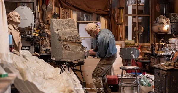 Art Carving Spotlight - Chainsaw Manual