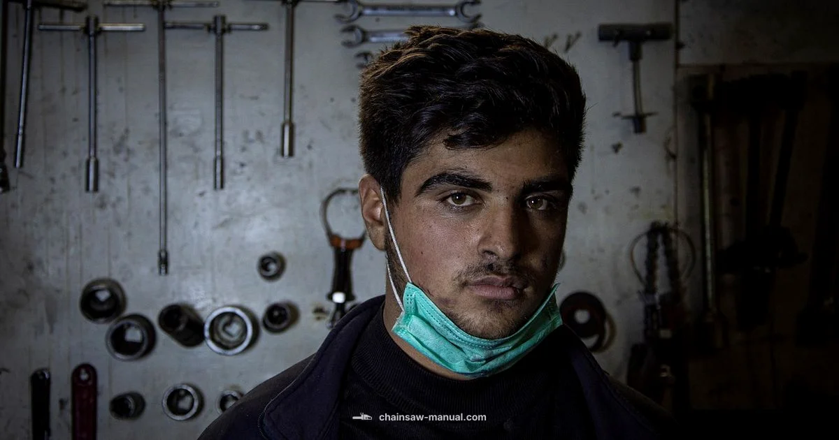 Chainsaw Safety PPE Chainsaw Safety PPE - Chainsaw Manual