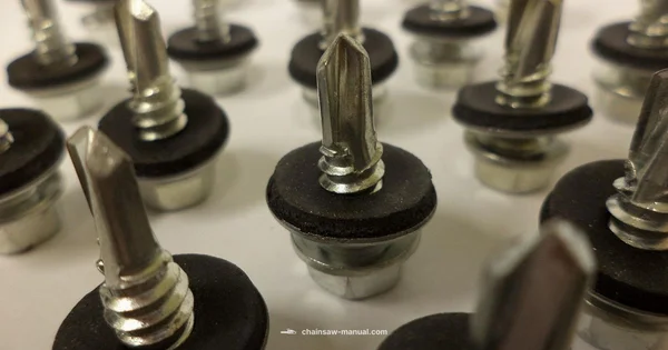 Crooked Chainsaw Fix - Chainsaw Manual