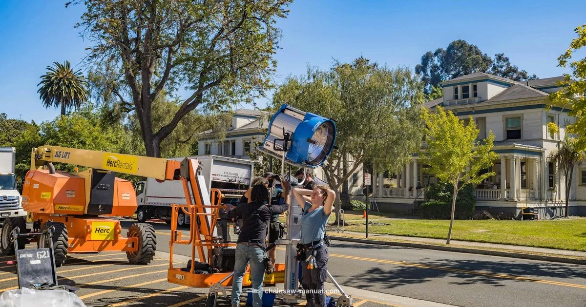 Safe Prop Chainsaw - Chainsaw Manual