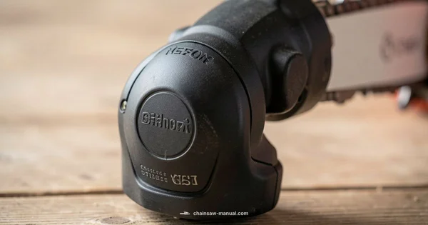 Elbow Safety - Chainsaw Manual