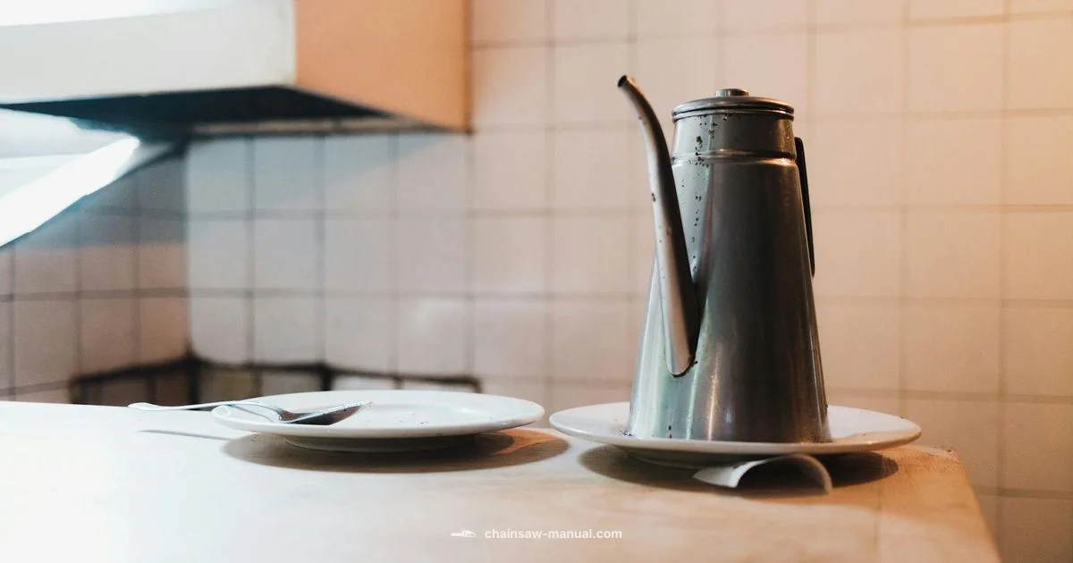 Two-Stroke Oil Guide Two-Stroke Oil Guide - Chainsaw Manual