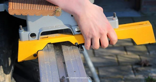 Milling with a Chainsaw - Chainsaw Manual
